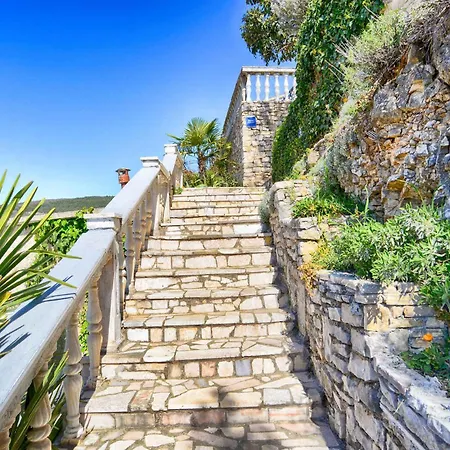 Near In 44660 Rabac