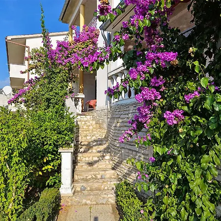 Near In 44660 Apartment Rabac