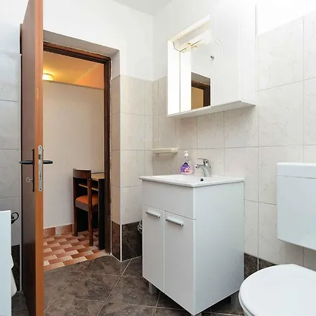 Near In 44660 Apartment *